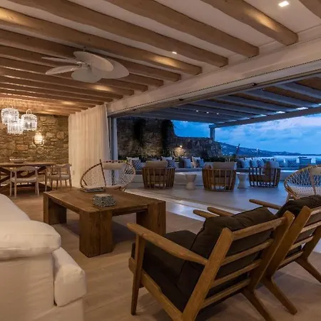 Tana Villa